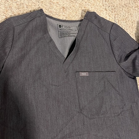 FIGS SCRUBS BUNDLE - Picture 2 of 6